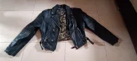 CHAQUETA DE CUERO DE MUJER