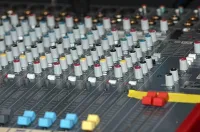 nuevos mezcladores digitales, mezcladores analógicos y equipos de estudio