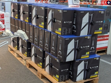 Sony PlayStation PS5 Pro, Sony PlayStation PS5 Slim, Nintendo Switch , Microsoft Xbox Series X 2TBphoto1