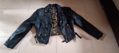 CHAQUETA DE CUERO DE MUJERphoto1