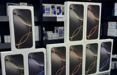 Soldes promotionnels de fin d année iPhone 16, 520eur, iPhone 15, 470eur, iPhone 14, 340eur, Samsungphoto1