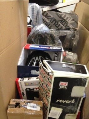 (Avides)  Bicycle accessories and components mix A/B-warephoto1