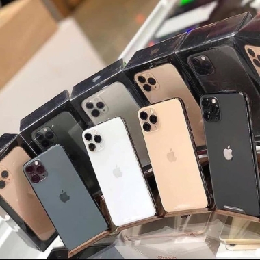 GRADE USED UNLOCKED I PHONE 11 PRO MAX 64GB AVAILABLEphoto1