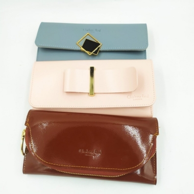CARTERAS BILLETERAS CHARLOTTE REÍDphoto1