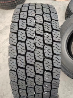 Passenger Car Tires 235/75r15 245/70r16 31*10.5r15 with Enough Stocksphoto1
